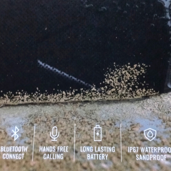 Wireless Bluetooth Speaker Waterproof Radio with Built-In Speakers - Picture 3 of 7